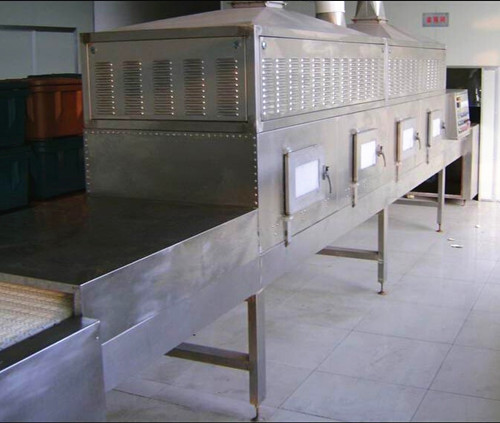 Vacuum microwave drying machine for food