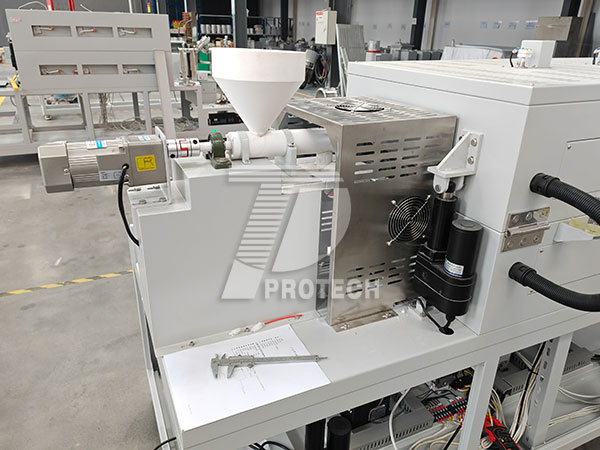 Special material hopper